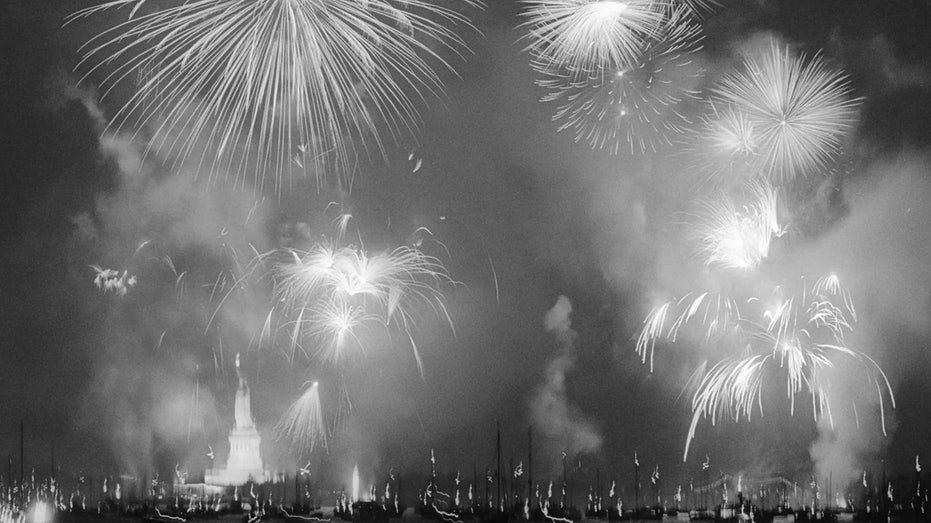Americans Urged to Embrace National Unity for 250th Anniversary as Bicentennial Example Shows