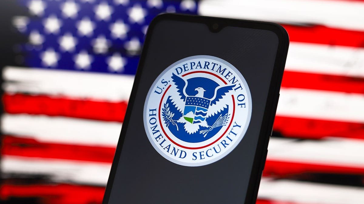 Senator Schmitt pushes to end birthright citizenship for children of foreign diplomats