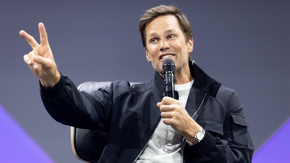 Tom Brady tells Raiders rookie Fernando Mendoza to earn his opportunity