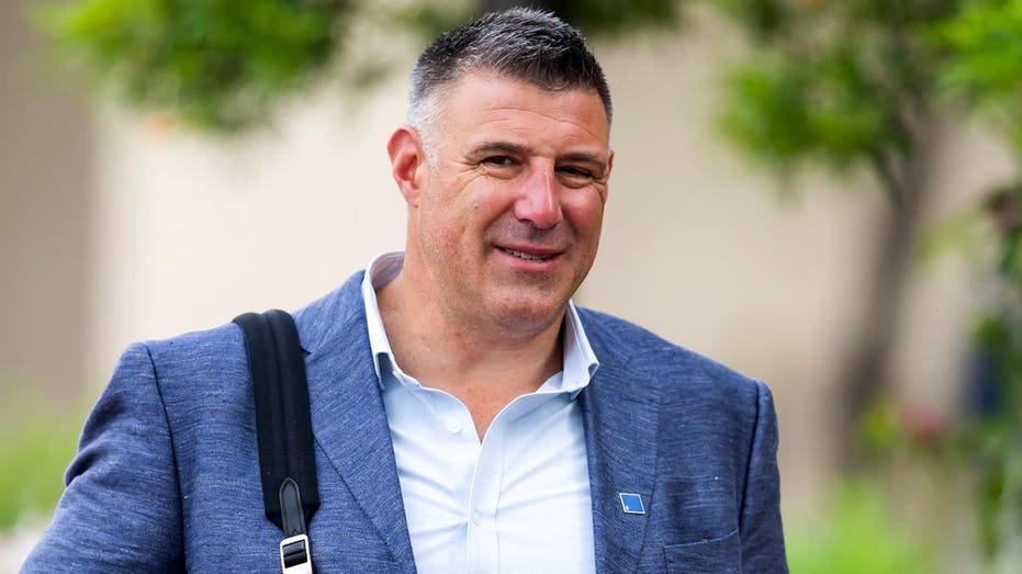 Patriots coach Mike Vrabel and wife attend Taylor Swift-Travis Kelce wedding in New York