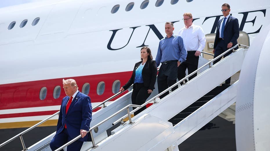 Trump Pays Tribute to Fallen Army Lieutenant, Flies Grieving Family on Air Force One