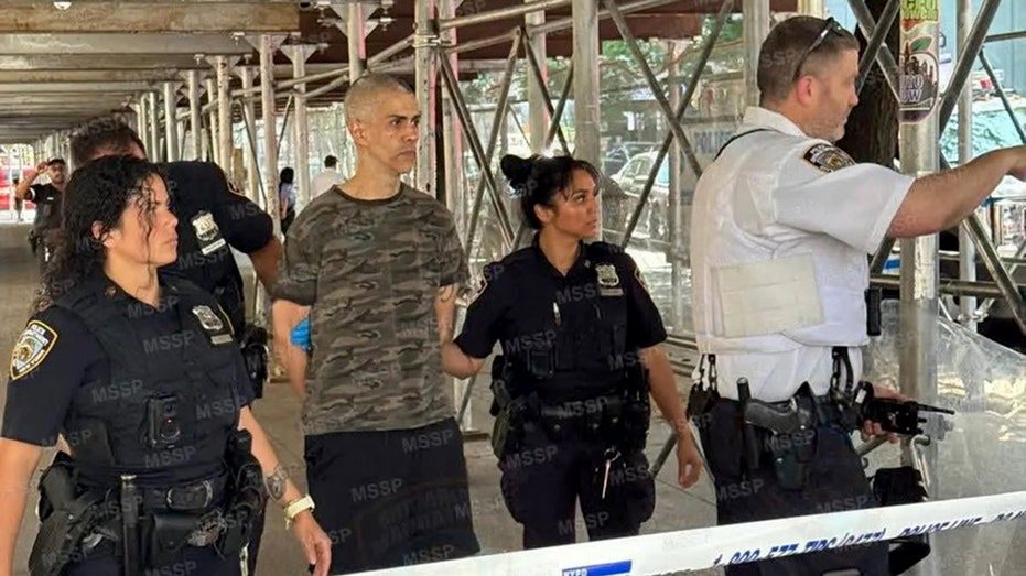 Suspect Arrested After Yelling 'Allahu Akbar' in Stabbing of Two Men in NYC