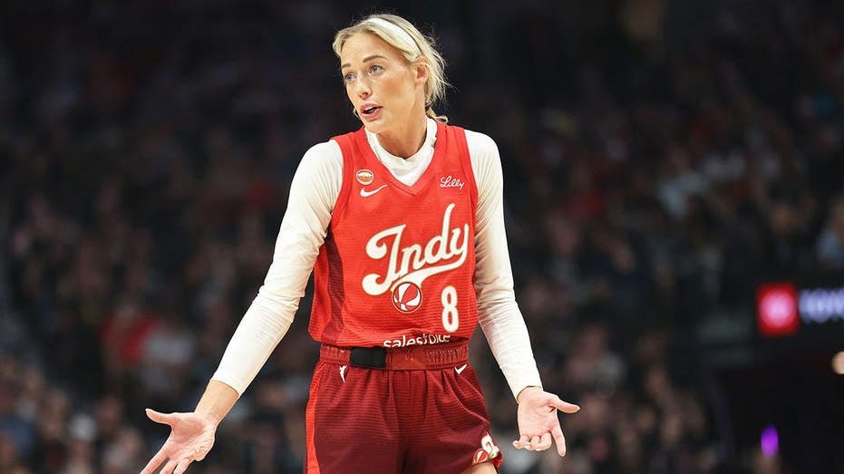 Sophie Cunningham booed in Portland as supporters rally outside arena