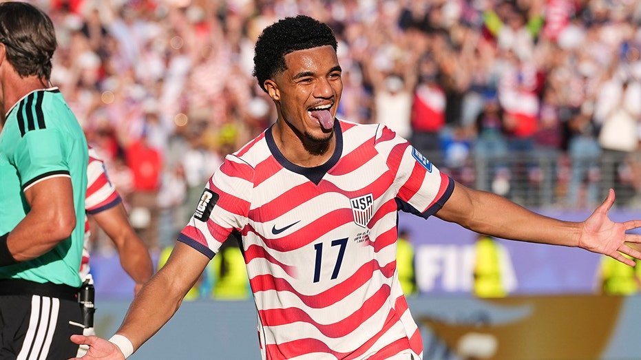 USA advances to World Cup Round of 16 after controversial red card against Bosnia and Herzegovina