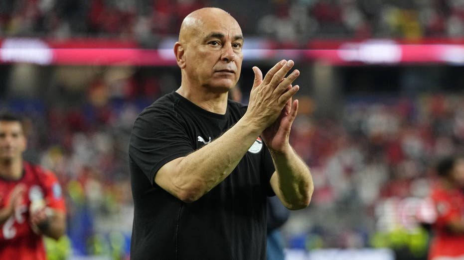 Egypt Coach Hossam Hassan Waves Palestinian Flag After World Cup Win Over Australia
