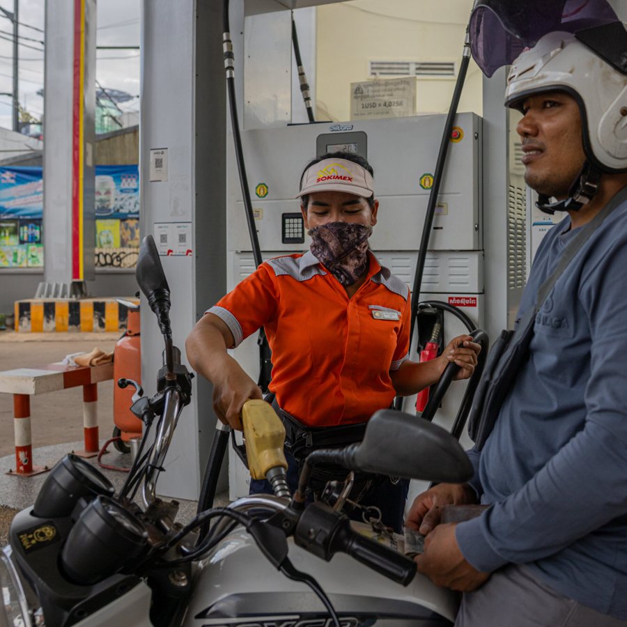 Brent Crude Oil Prices Surpass $100 as Iran Conflict Pressures Global Markets