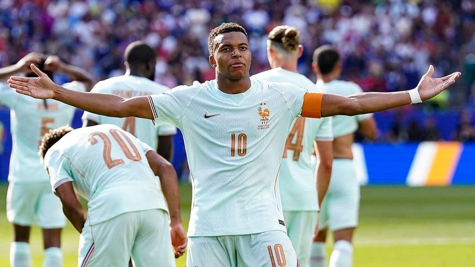 France Defeats Morocco 2-0 to Advance to World Cup Semifinals