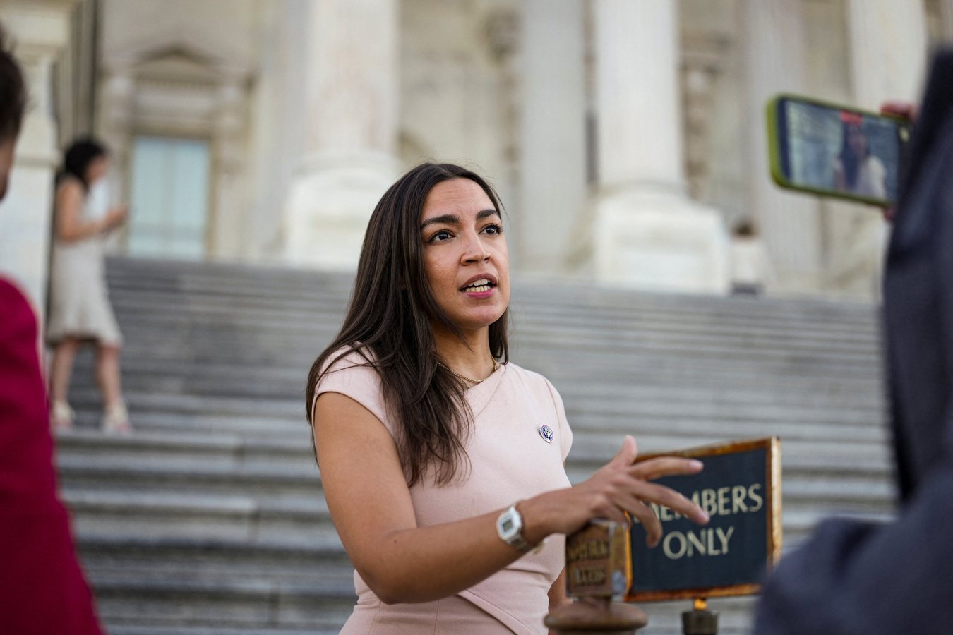 James Carville says AOC has no chance at Democratic presidential nomination