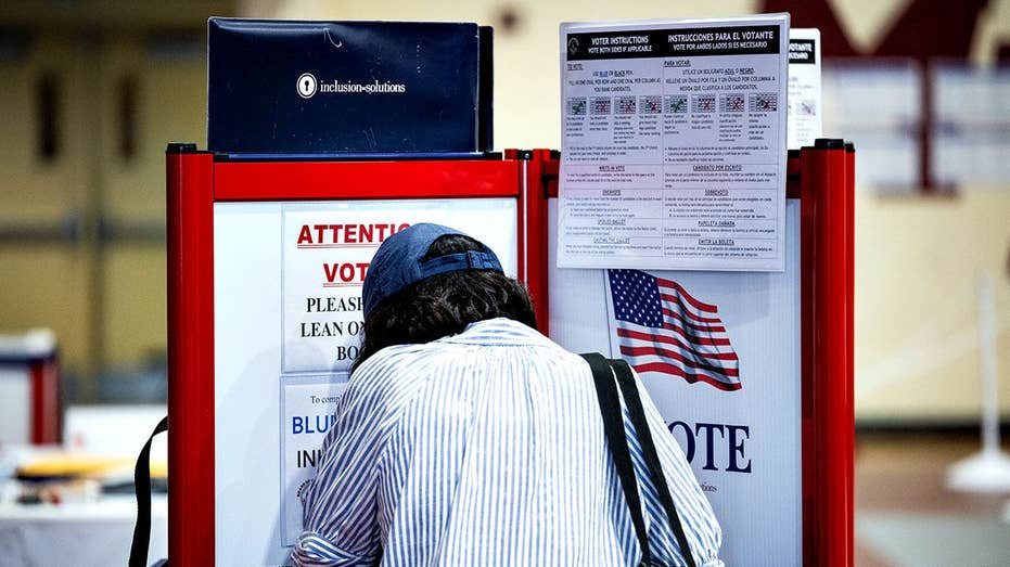 Voters Express Economic Discontent as Democrats Eye Midterm Gains